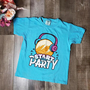 Comfort Colors Blue "Start the Party" 100% Graphic Tee NWOT Size Medium Boys